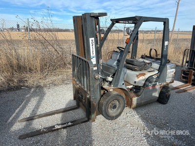 2005 Nissan MPL02A25LV 4050 lb Pneumatic Tire Forklift