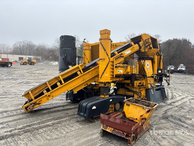 2005 Gomaco GT3600 Curb and Gutter Machine