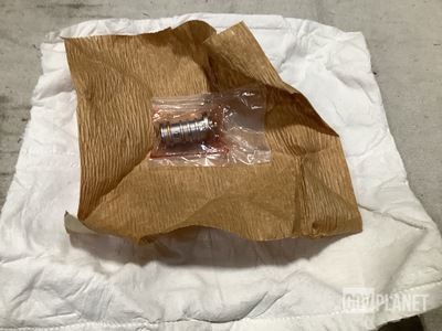 (11) Eaton MC21886 Aircraft Sleeve Assemblies