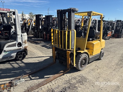 2000 Hyster H50XM 4850 lb Pneumatic Tire Forklift