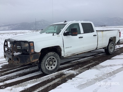 2016 Chevrolet Silverado 3500HD 4x4 Crew Cab Pickup