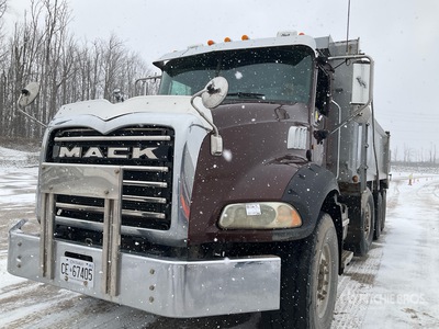 2013 Mack GU813 4-Achs Kipper-Lkw