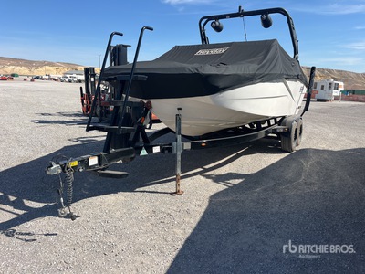2022 Boatmate 23 ft T/A Boat Trailer