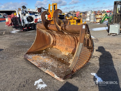 RF 84 in Q/C Cleanup Excavator Bucket
