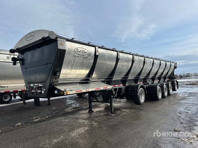 2015 Trout River 48 ft 5/Axle Live Bottom Trailer