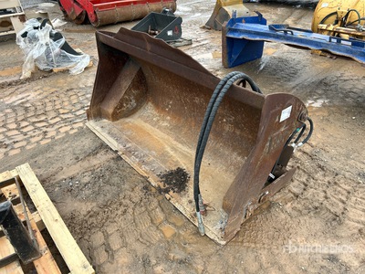 Cat 73 in High-Tip Skid Steer Bucket