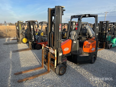 2004 Aisle-Master 44S 3960 lb Cushion Tire Forklift