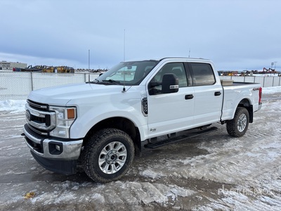 2022 Ford F-350 XLT 4x4 Crew Cab Pickup