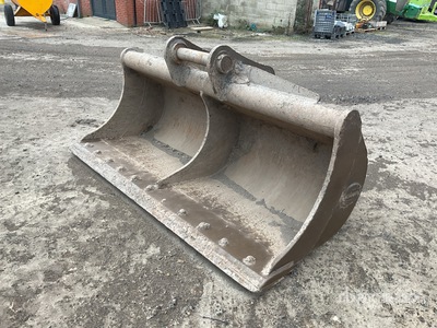 Strickland 2400 mm Cleanup Excavator Bucket
