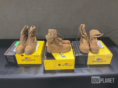 (33) Assorted Pairs of Boots