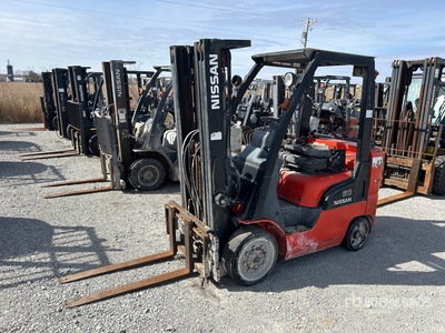 2005 Nissan MCPL02A25LV 4400 lb Cushion Tire Forklift