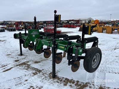 2023 Unverferth Zone-Builder 122 13 ft 3-Point 6 Shank Subsoiler