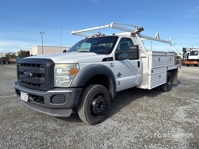 2012 Ford F-450 4x2 Flatbed Truck