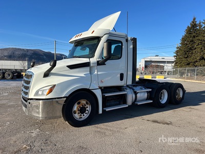 2020 Freightliner Cascadia 126 6x4 T/A Day Cab Truck Tractor