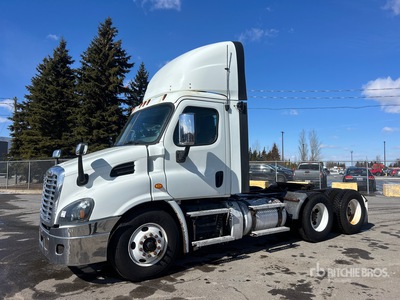 2020 Freightliner Cascadia 113 6x4 T/A Day Cab Truck Tractor