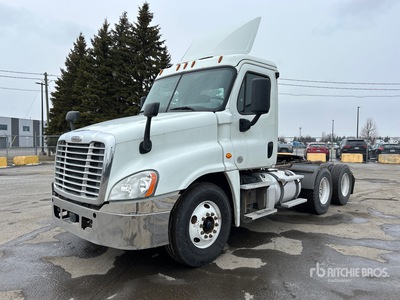2019 Freightliner Cascadia 125 6x4 T/A Day Cab Truck Tractor