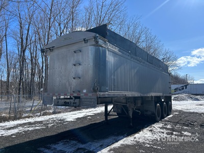 2014 Stargate 32 ft Tri/A End Dump Trailer