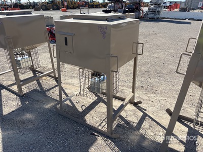 Big Daddy Feeders 500 LB Solar Deer Feeder Varios, tienda, almacen, consumidor (Unused)
