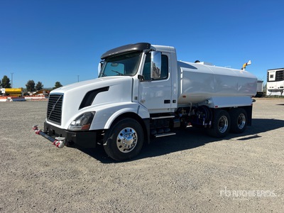 2016 Volvo 6x4 Water Truck