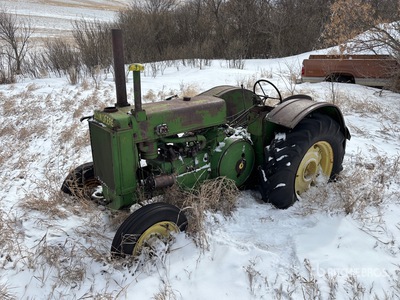 John Deere AR 2WD tractor (Inoperable)