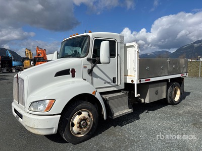 2015 Kenworth T370 4x2 Flatbed Truck