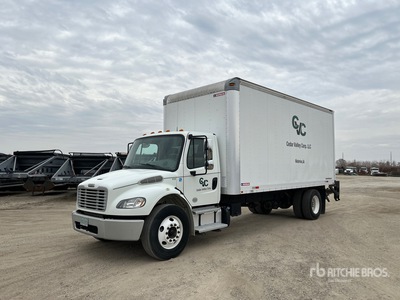 2015 Freightliner M2 106 4x2 Autocarro furgonato