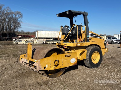 2005 Cat CS-433E Smooth Drum Compactor