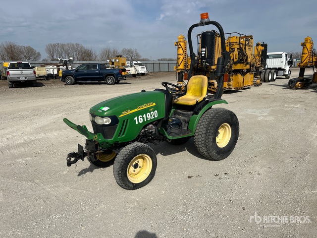 2012 John Deere 2520HST 4WD Utility Tractor