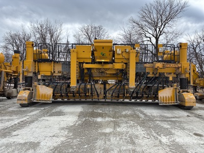 1999 Gomaco GHP2800 Slip Form Paver