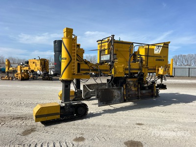 1989 Gomaco GT6300 - Commander III Slip Form Paver