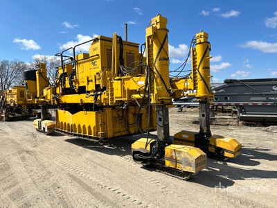 1999 Gomaco 6300 Commander III Slip Form Paver