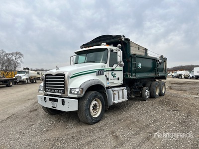 2013 Mack GU713 4-Achs Kipper-Lkw