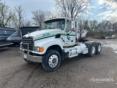 2007 Mack Granite CV713 6x4 Cabeza Tractora Cabina Corta