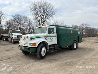 1991 International 4900 4x2 Fuel Truck