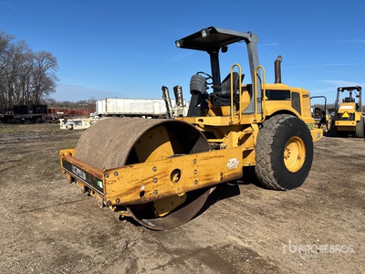 2000 Cat CS563D Smooth Drum Compactor