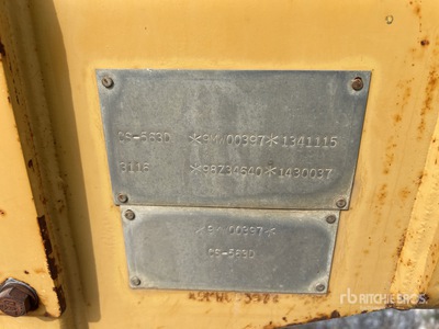 2000 Cat CS563D Smooth Drum Compactor