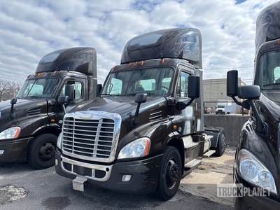 2017 Freightliner Custom CASCADIA 4x2 S/A Dagcabine Trekker