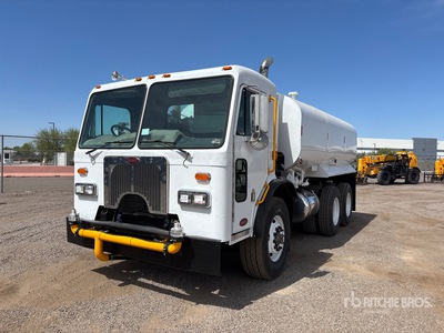 2016 Peterbilt 320 4000 gal 6x4 Water Truck