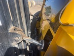 Hydraulics with Mast Tilt Cylinders