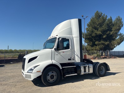 2022 Volvo VNR 4x2 Day Cab Truck Tractor