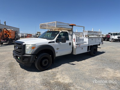 2014 Ford F-550 4x2 Flatbed Truck
