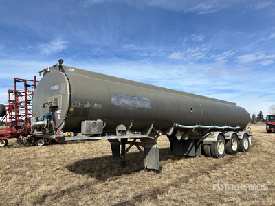 2012 Hutchinson 38000 L Tri/A Tanker Trailer