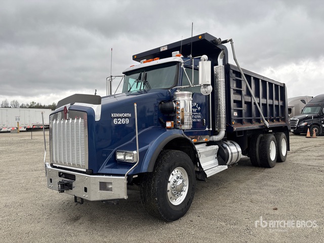 2015 Kenworth T800 6x4 T/A Dump Truck