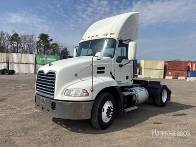 2016 Mack CXU612 Pinnacle 4x2 Day Cab Truck Tractor