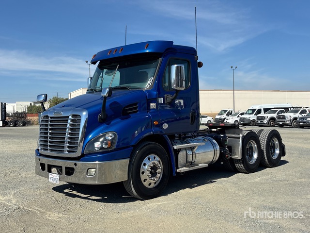 2019 Freightliner Cascadia 113 6x4 T/A Day Cab Truck Tractor