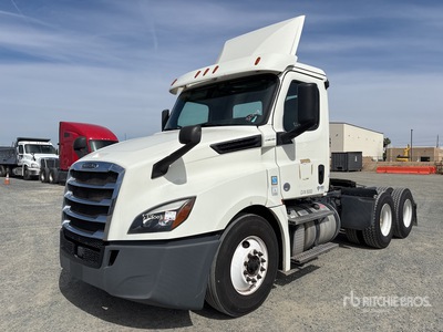 2019 Freightliner Cascadia 126 6x4 T/A Day Cab Truck Tractor