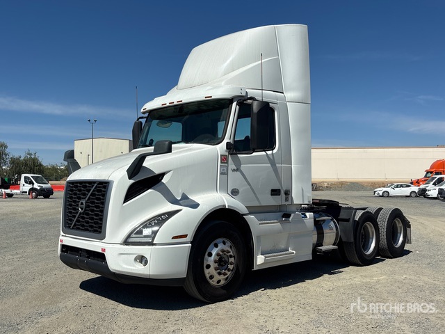 2020 Volvo VNR300 6x4 T/A Day Cab Truck Tractor