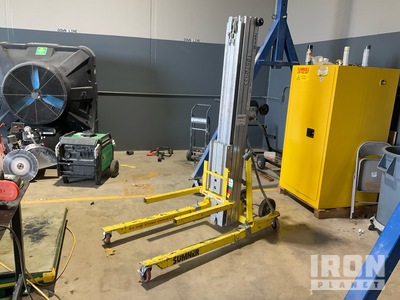 2022 Sumner 2118 Material Hoist