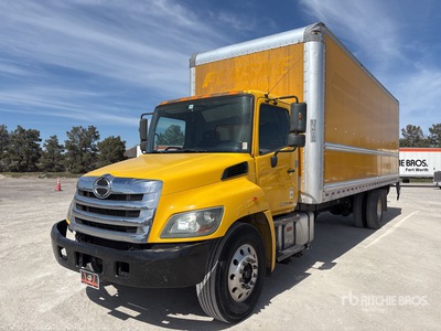 2018 Hino 268 4x2 Camion fourgon