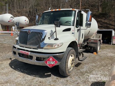 2015 International DuraStar 4400 4x2 3200 gal 4x2 Propane Tanker Truck